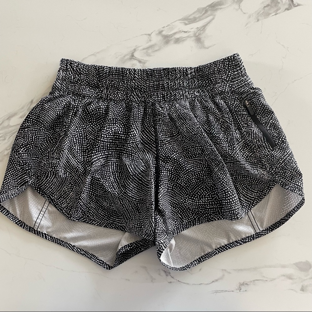 Lululemon Tracker Short V, 4”, Size 8
